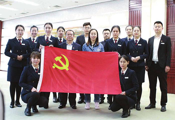 大江大河：啃5毛江米条，掏空积蓄买房的任遐迩，为啥拒绝当富婆